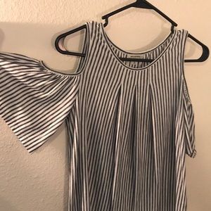 Cold shoulder pleated shirt